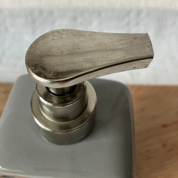 Grey Ceramics Retro Soap Dispenser Soap Bottle Lotion Bottle with Pump, Used - Picture 6 of 9